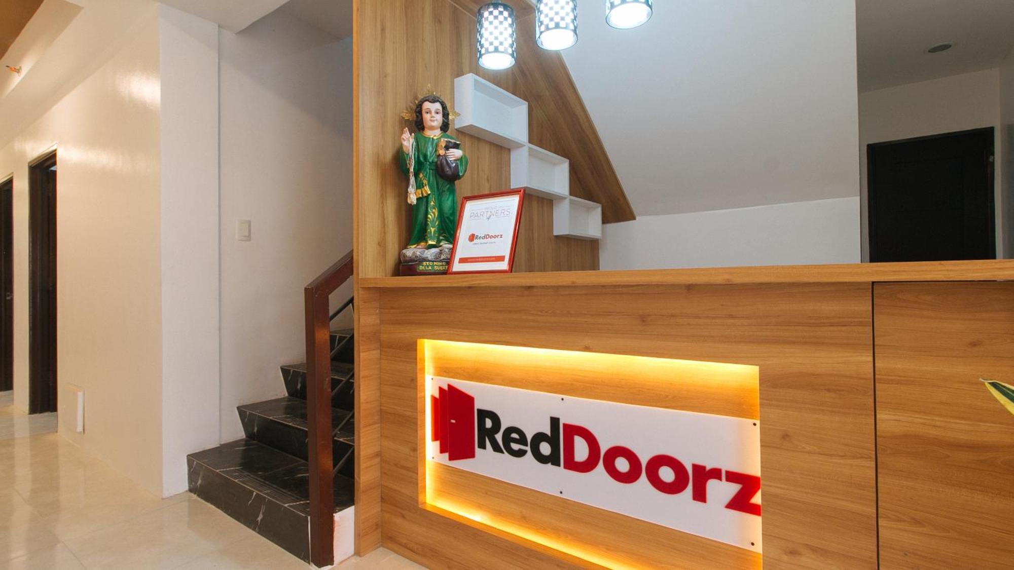 ホテル Reddoorz Near Ust Sampaloc マニラ市 エクステリア 写真
